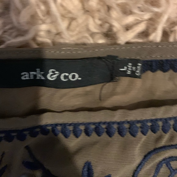 Top - Picture 2 of 2